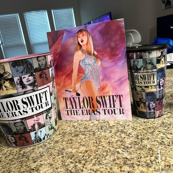 Taylor Swift The Update Tour Movie Large Popcorn Tin & Cup by - Limited Edition - Picture 4 of 12